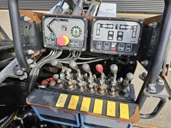 FMX 460 8x4-4 / HIAB Z CRANE + HOOKLIFT